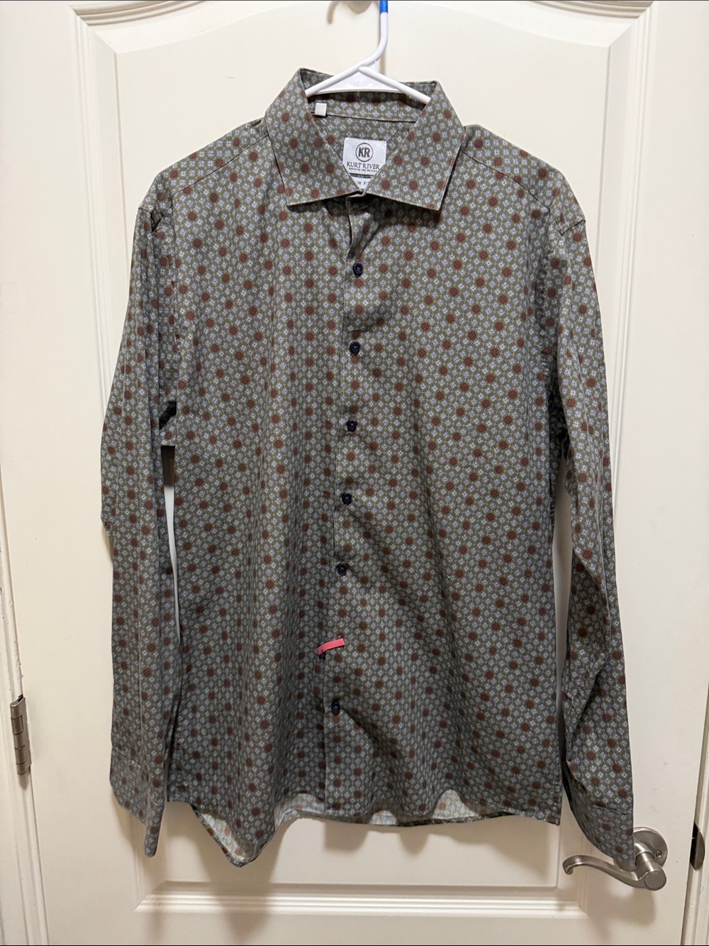 Kurt River Long-Sleeve Button-Down Shirt in Olive with Brown Accent